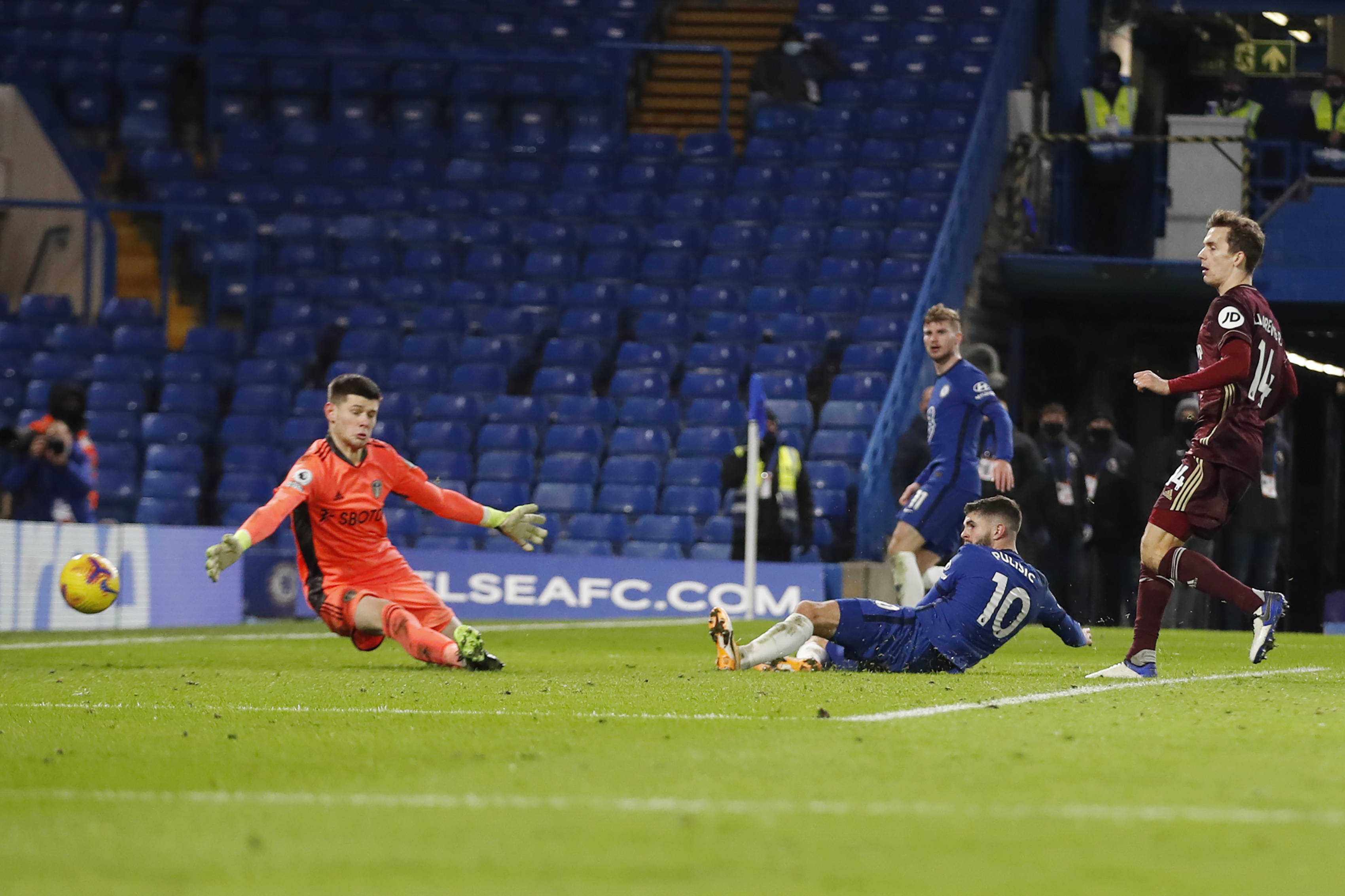 在绿茵场上 在绿茵场上